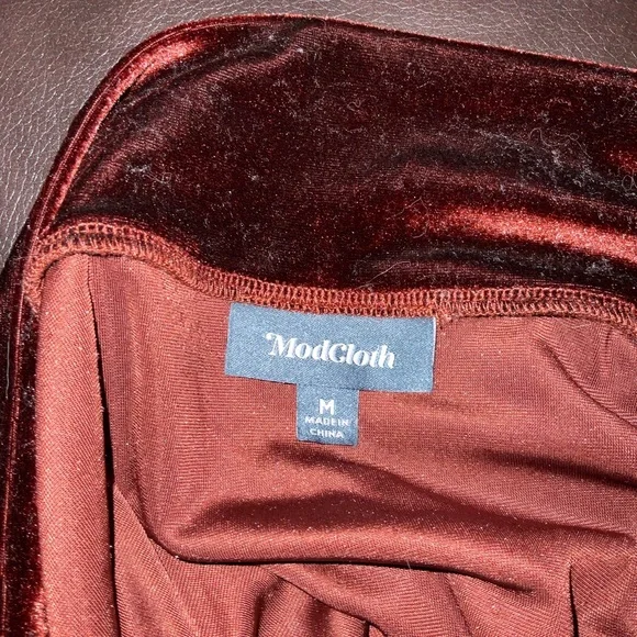 Off-Shoulder Velvet Top - Picture 3 of 3